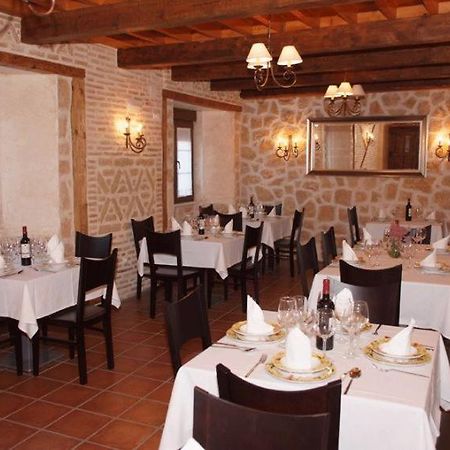 La Casona De Dona Petra Hotell Villarmentero de Campos Eksteriør bilde