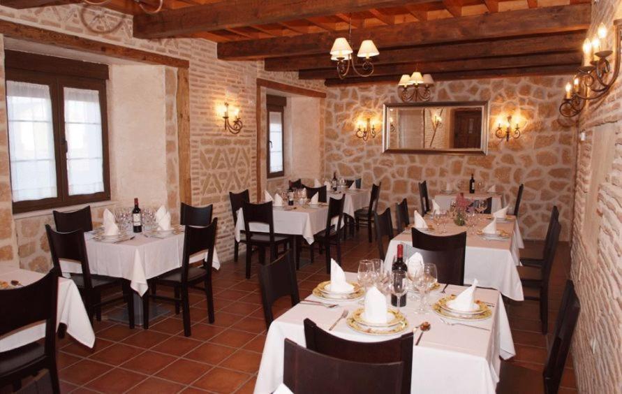 La Casona De Dona Petra Hotell Villarmentero de Campos Eksteriør bilde