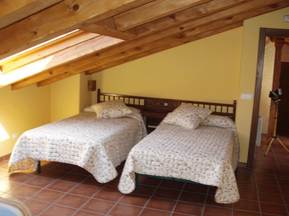 La Casona De Dona Petra Hotell Villarmentero de Campos Eksteriør bilde